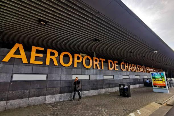 Station 64 A1 Bruxelles-Charleroi-Airport Villa Ngoại thất bức ảnh