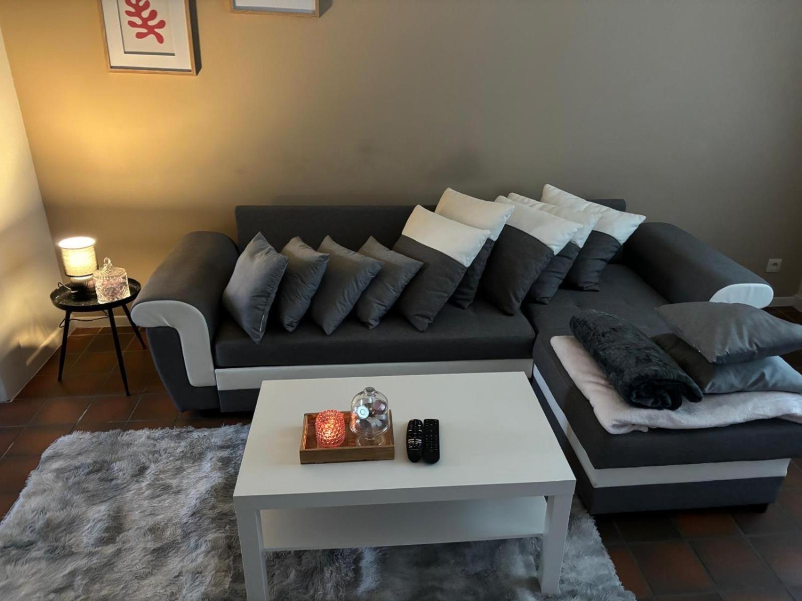 Station 64 A1 Bruxelles-Charleroi-Airport Villa Ngoại thất bức ảnh